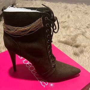 Brand new heeled ankle boot